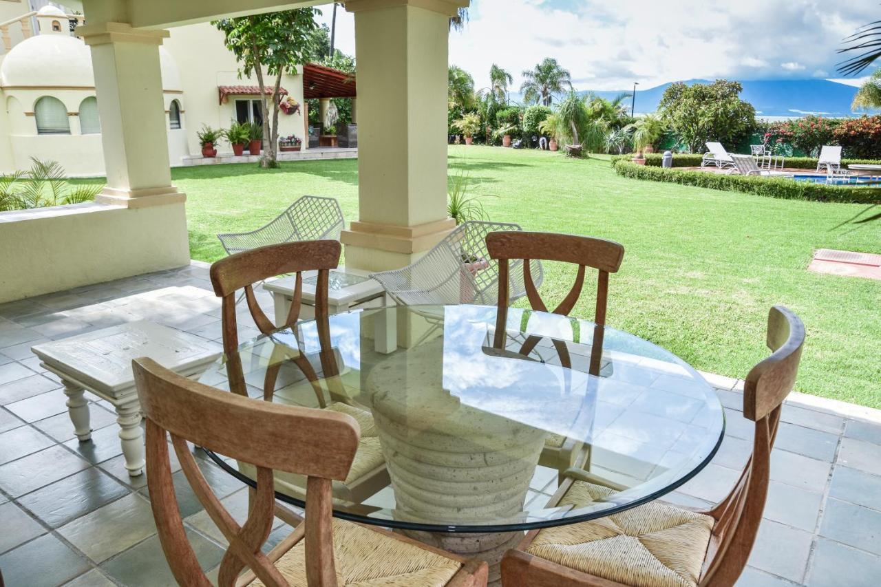 Casa Jardin-Lakeside Boutique Resort By Restavio Ахихик Экстерьер фото